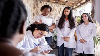 Estudantes de Medicina realizam atendimentos à população no Interior da Bahia.